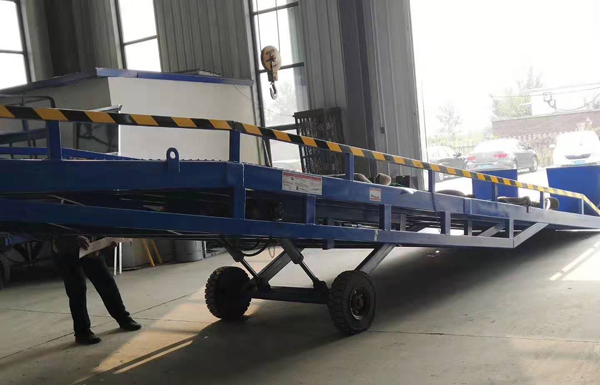 �Ƅ�(d��ng)ʽҺ����܇��