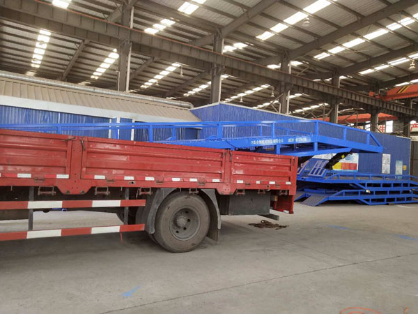 �Ƅ�(d��ng)ʽҺ����܇��